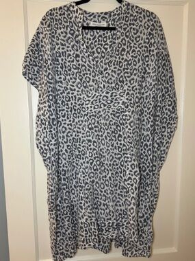 Emerson Fry kaftan NWT Gray and White Leopard Tunic caftan Resortwear India